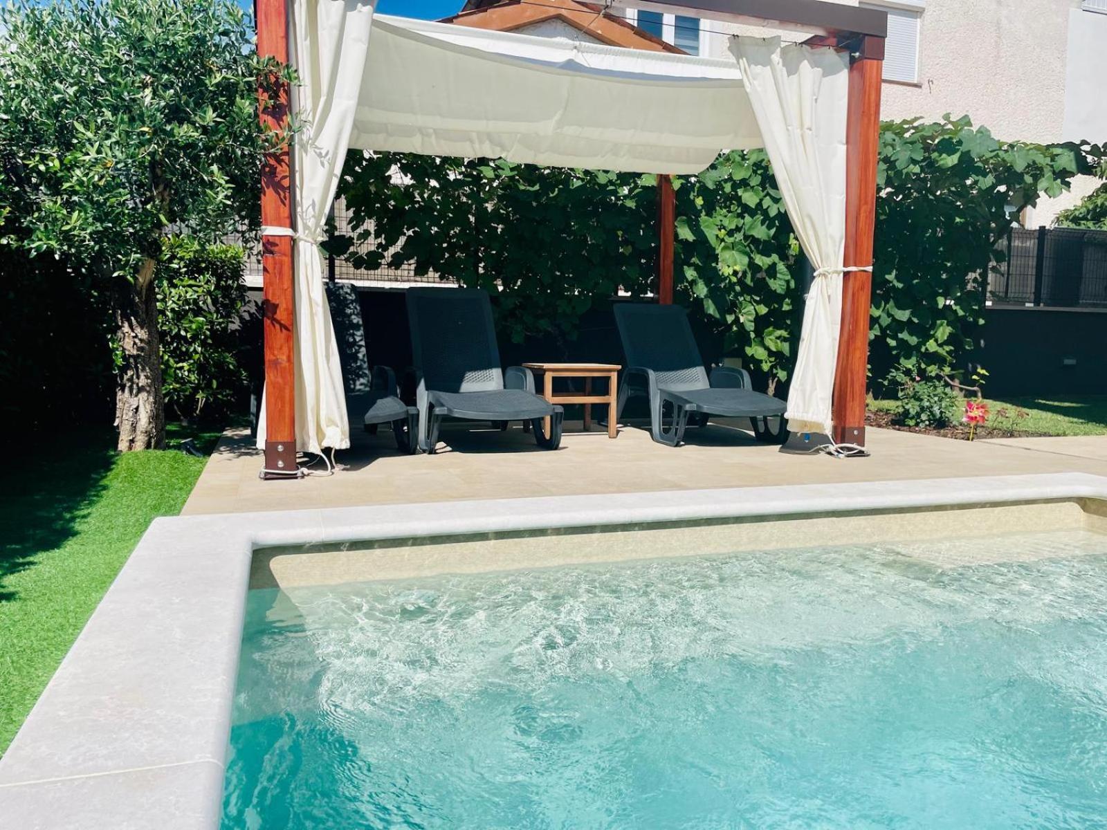 Boutique Apartment With Private Pool For Your Exclusive Use Novigrad Istria المظهر الخارجي الصورة